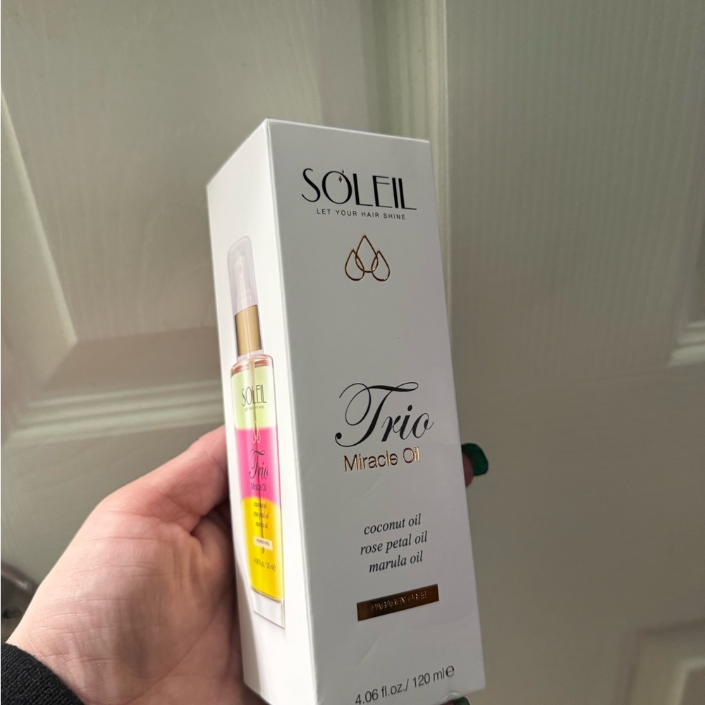 Salon, hair treatment /Trio Miracle Oil - Pink and White